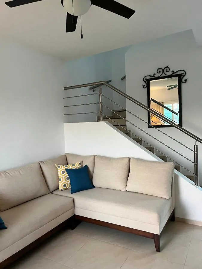 Casa Flor De Mayo, Fresca, Climas, En Privada Villa Merida 0*,